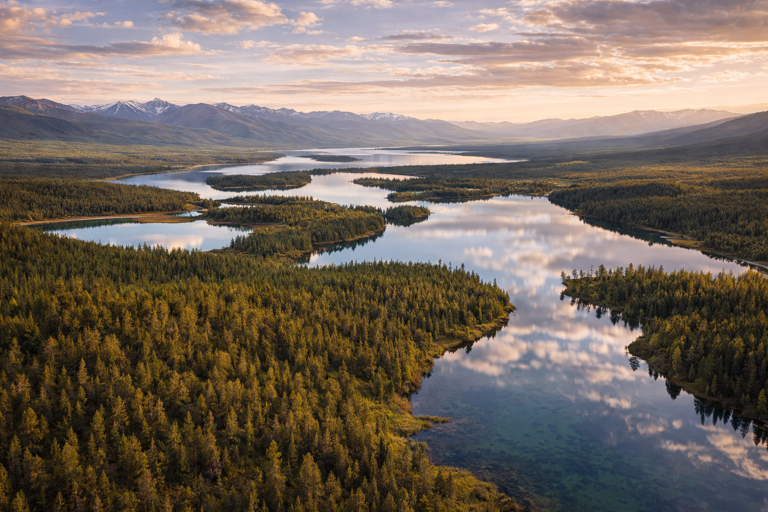 La depresión de Darkhad con lagos, bosques y la naturaleza remota de Mongolia