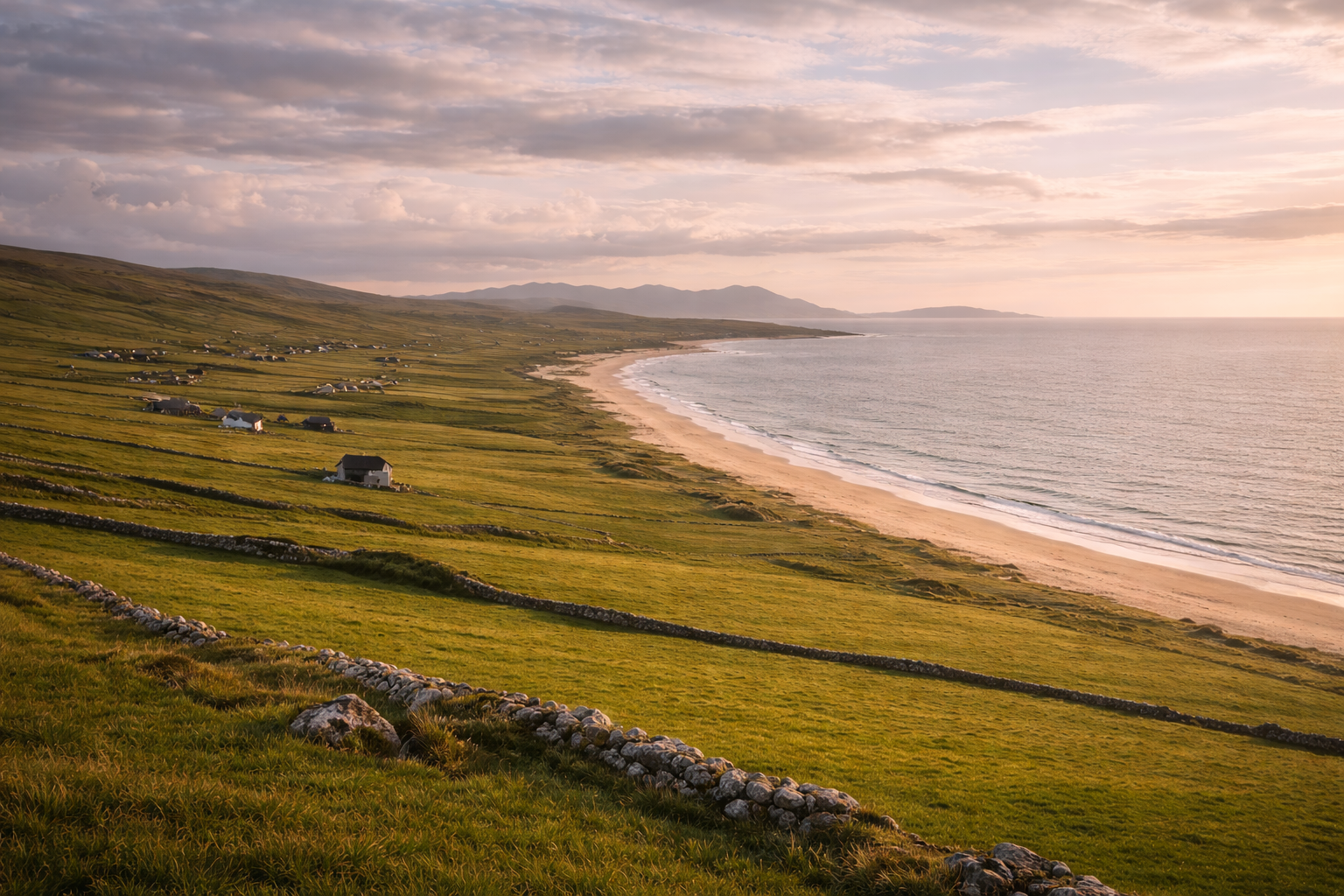 Wyspa Sandoy z łagodnymi krajobrazami i długą plażą