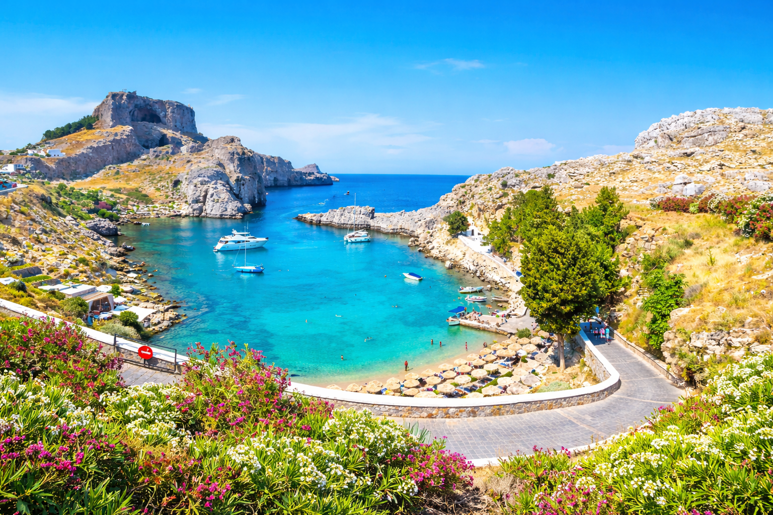 St. Paul's Bay - sebuah teluk kecil yang dikelilingi batu karang, tempat bersejarah dan indah. 