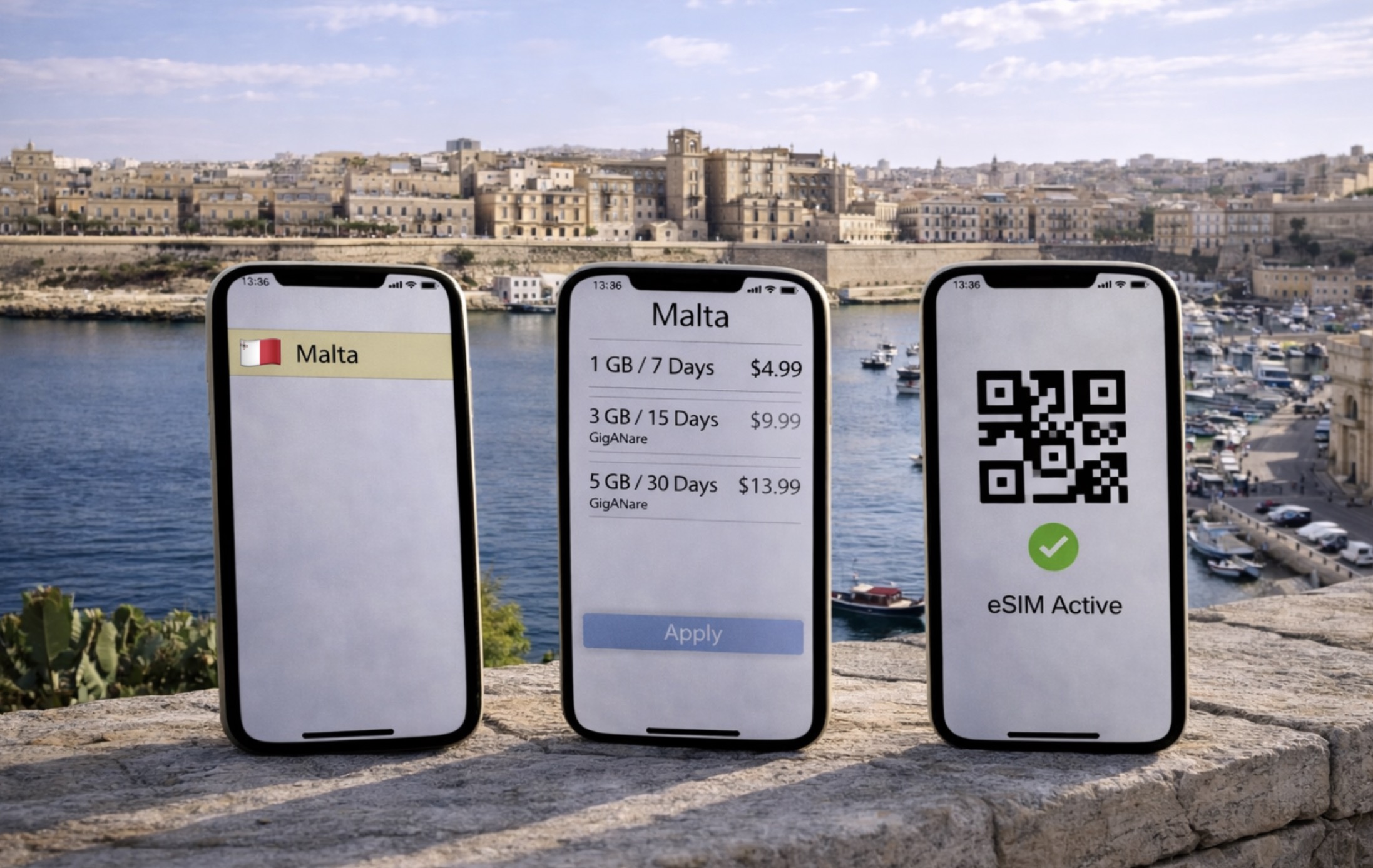 Tiga telefon pintar di atas tembok batu dengan antara muka pemilihan dan pengaktifan eSIM untuk Malta di latar panorama Valletta dan pelabuhan.