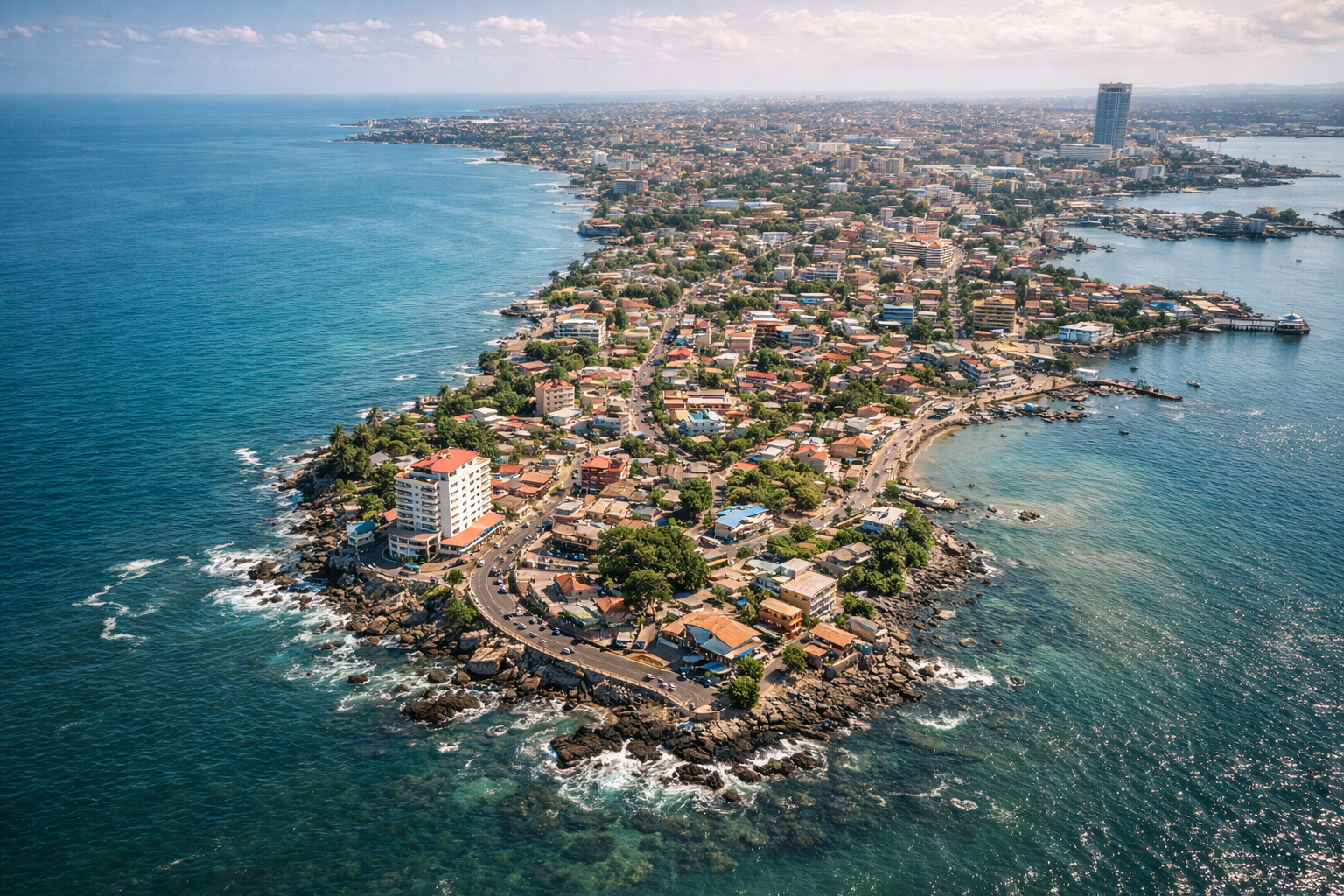 Panorama della capitale della Guinea, Conakry, sulla costa dell’Oceano Atlantico