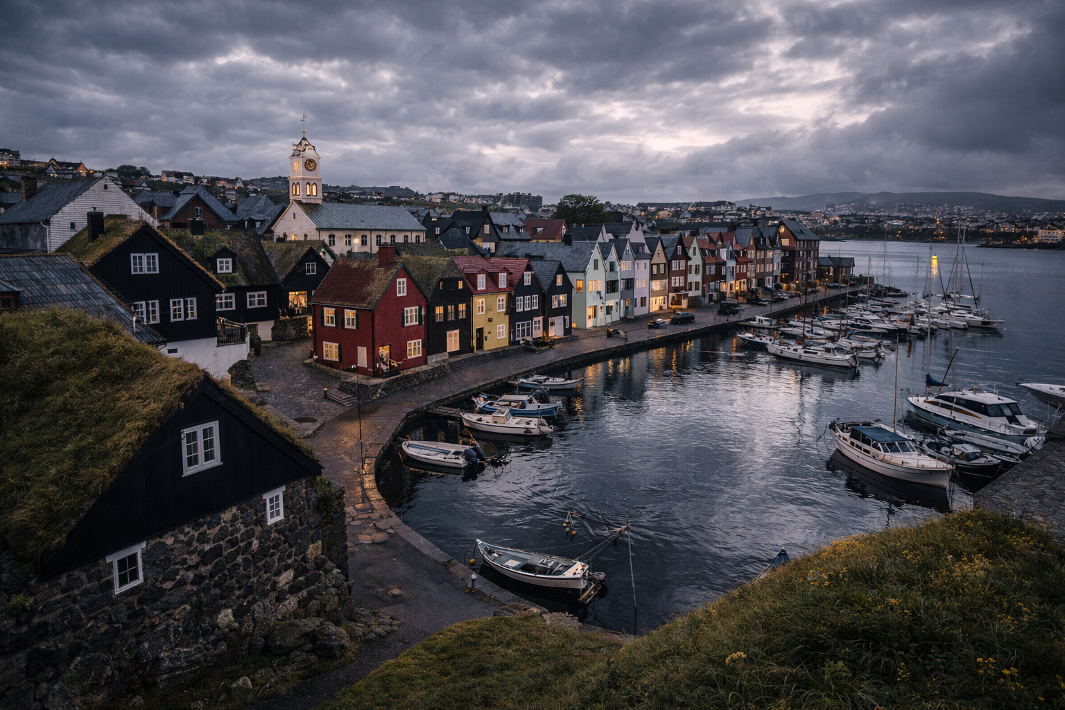 Przytulny widok na Tórshavn z portem, kolorowymi domami, starą dzielnicą i nordycką atmosferą Wysp Owczych