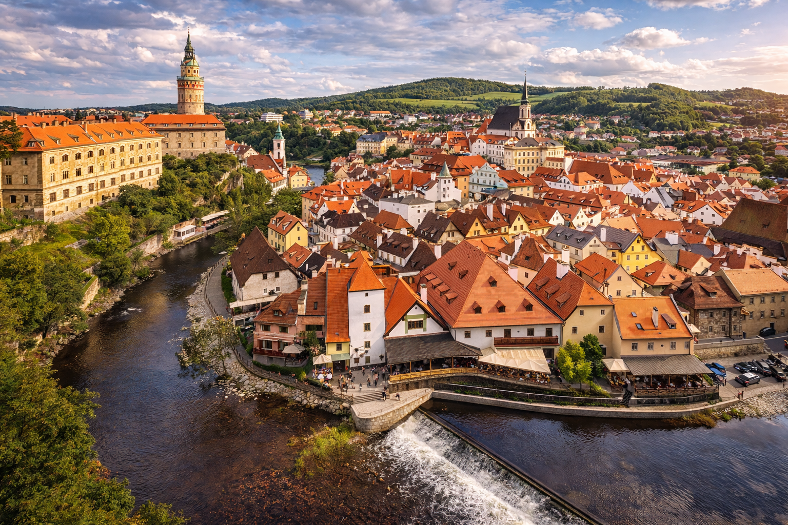 La città medievale di Český Krumlov con vista sul castello.